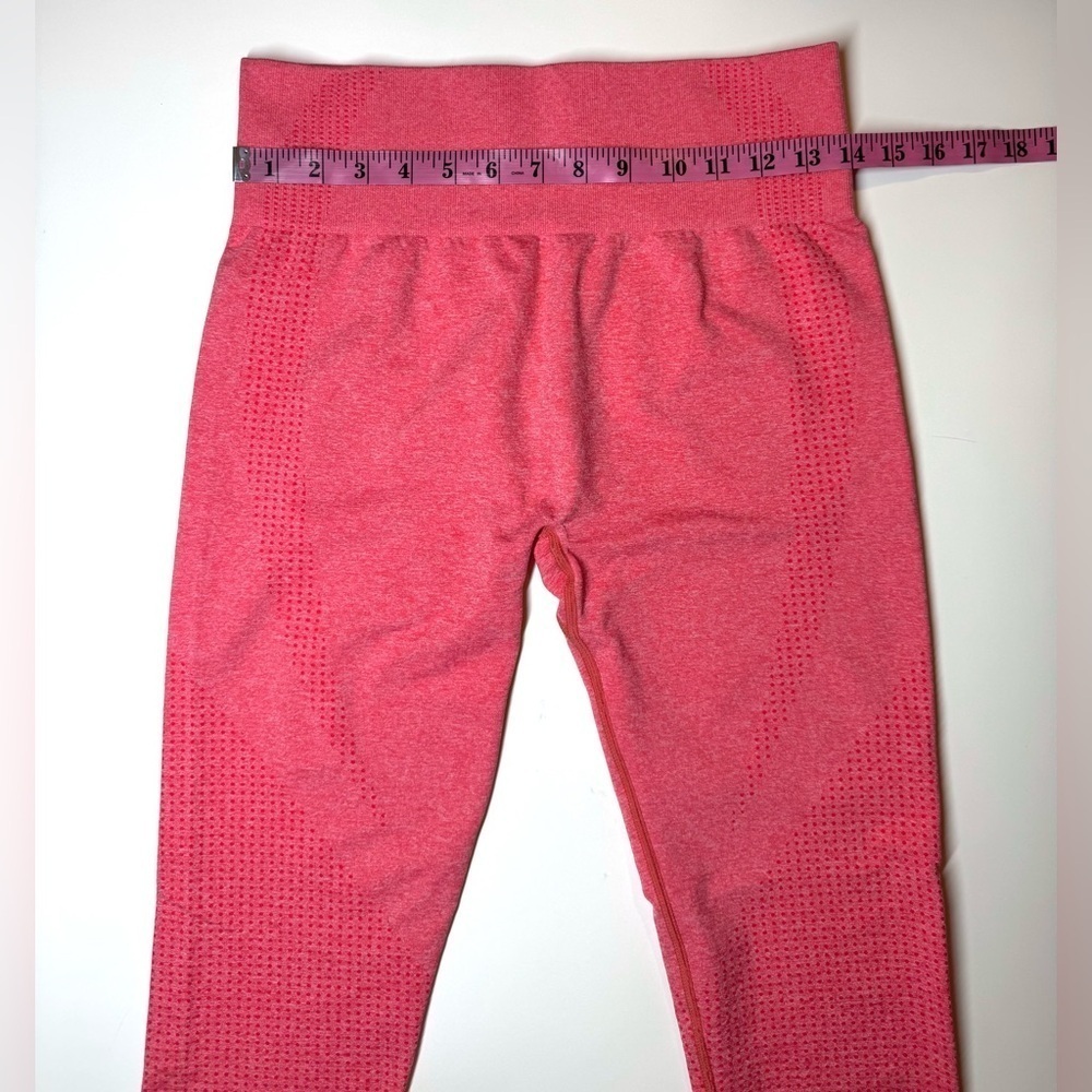 Set of 5 Activewear Leggings and Sports Bra Size- Large ( Danskin, DKNY,Aerie ) - Picture 11 of 16